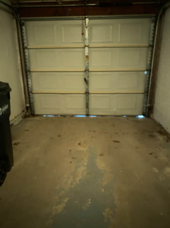 Building Photo - "Charming & Convenient Living: Spacious 2-Bedroom Duplex with 1.5 Baths on Schuetzen Ln, Davenport"