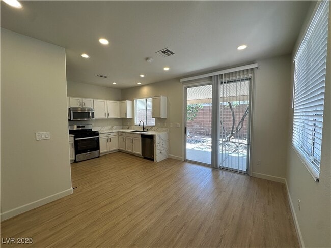 Building Photo - 2635 Cottonwillow St