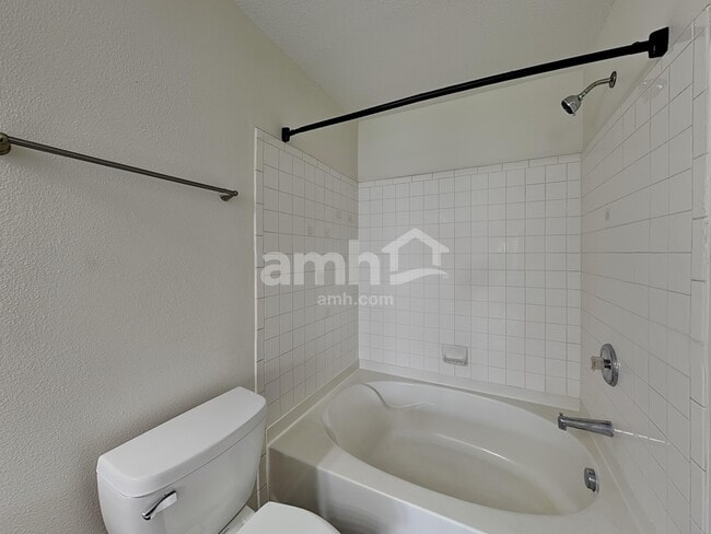 Building Photo - 5624 Grassy Bank Dr