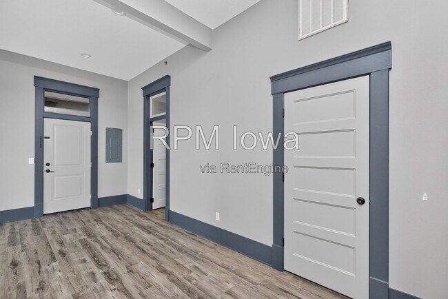 Building Photo - 1214 2nd St