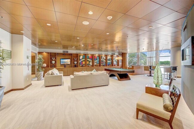 Building Photo - 2681 N Flamingo Rd