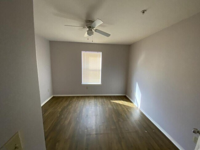 Building Photo - 403 N 48th St