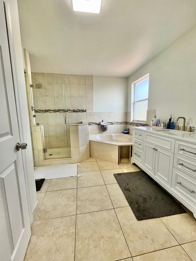 Building Photo - 3350 Turtle Cove