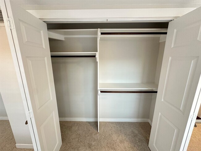 Building Photo - 4410 Pease St