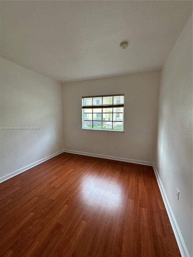 Building Photo - 2731 NE 3rd Dr