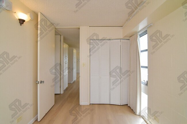 Building Photo - 2 Bedrooms | 1 Bathroom | in Makiki
