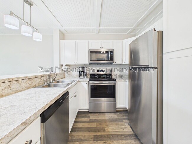 Building Photo - 1336 Hunters Rd