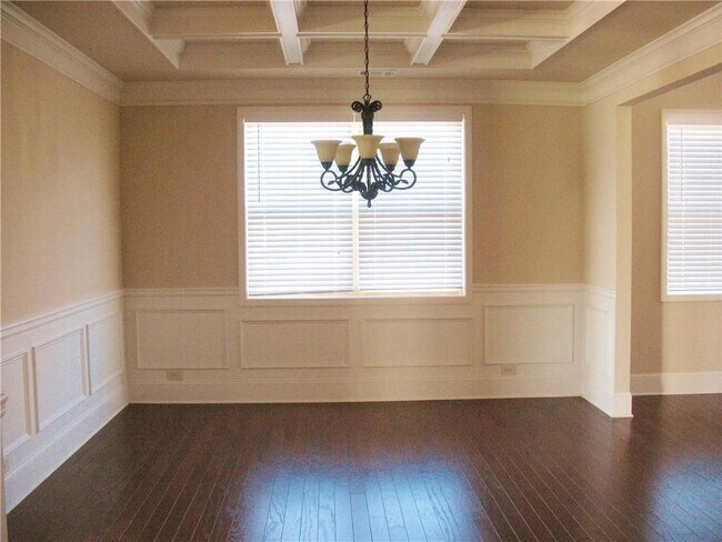 Building Photo - 6450 Pine Bluff Dr