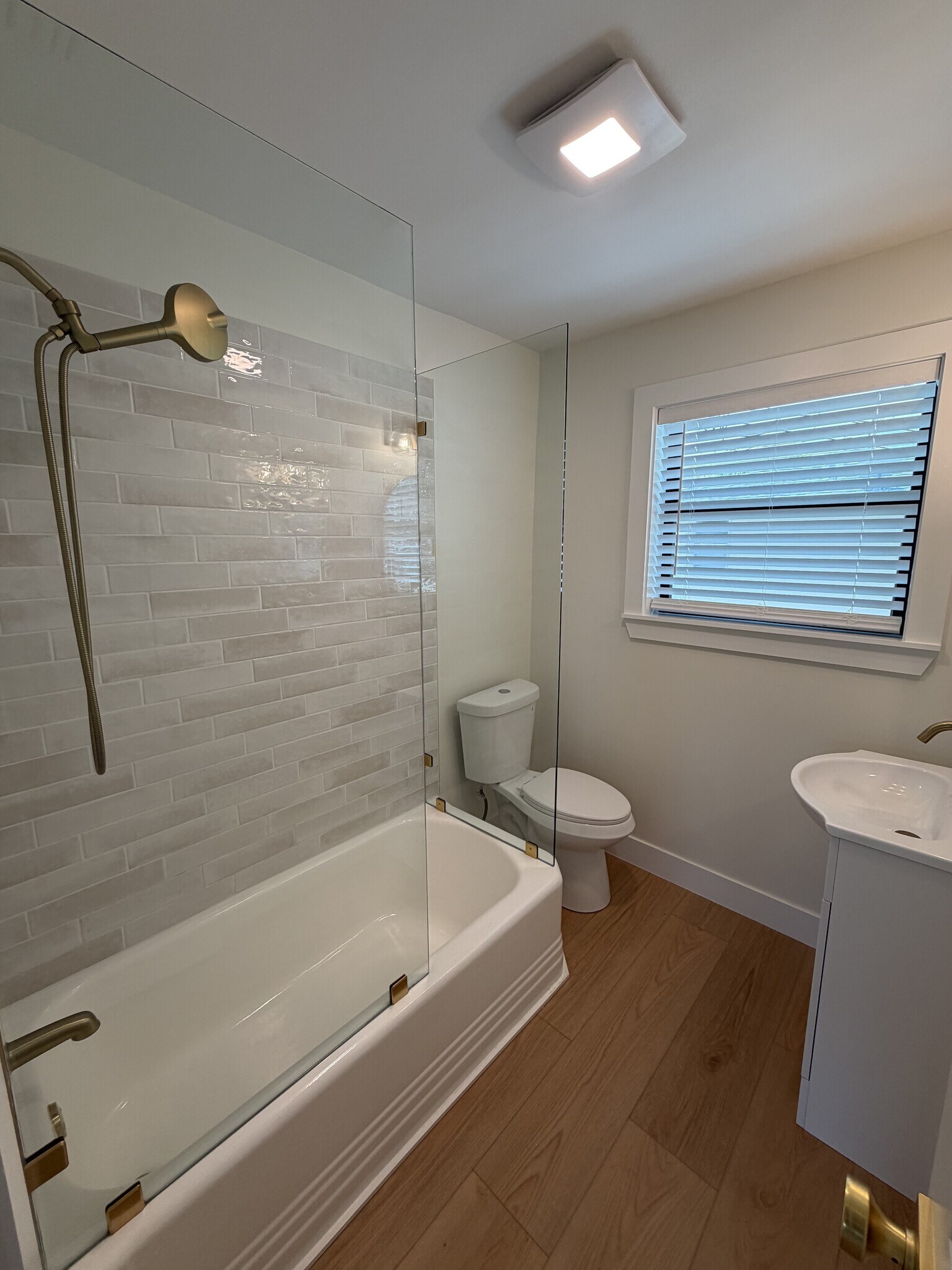 Building Photo - 2 Bed/1 Bath - Unit 2