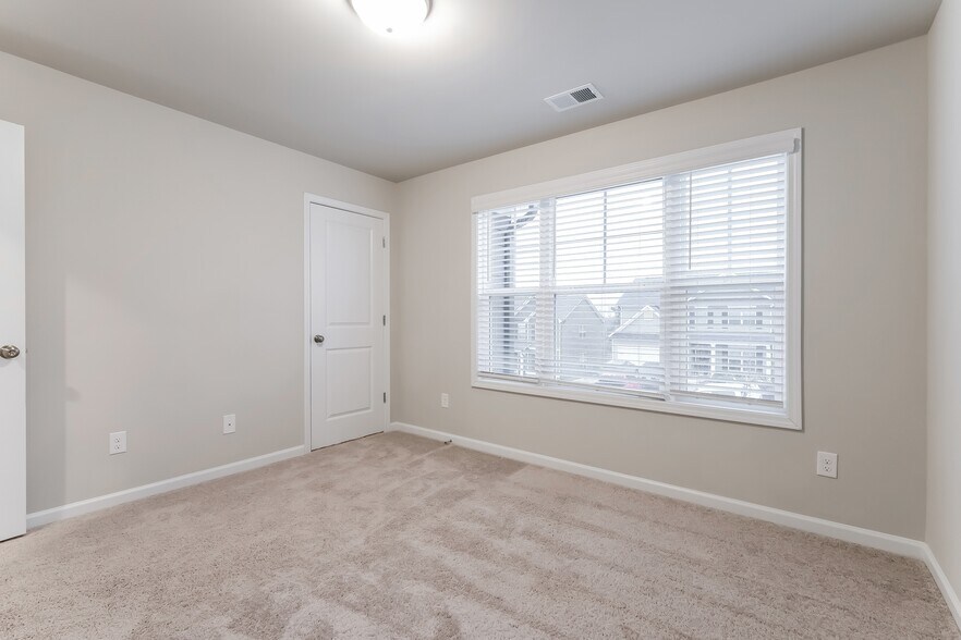 Building Photo - 3327 Alder Ct