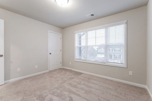 Building Photo - 3418 Sugarberry Dr