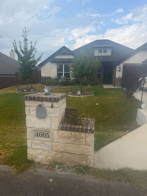 Building Photo - 4005 Gallivant Dr