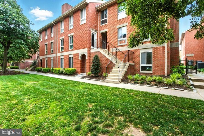 Primary Photo - 508 S Charles St