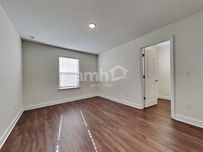 Building Photo - 974 Tan Tara Trl