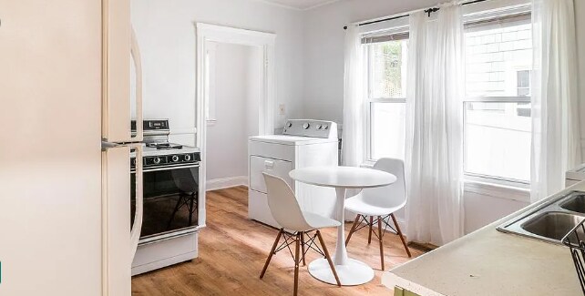 Building Photo - 122 Hillside St