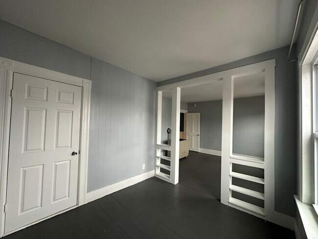 Building Photo - 408 Rimmon St