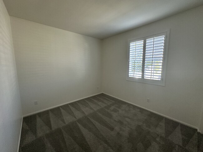 Building Photo - 5617 Buckthorn Ct