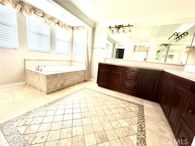 Building Photo - 16 Kingsway Dr