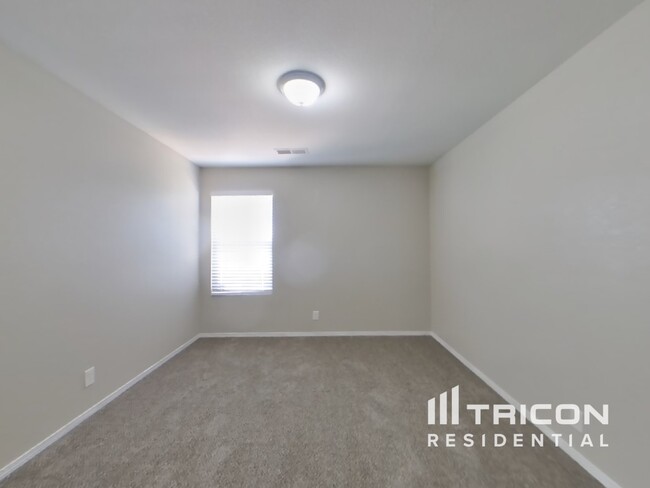 Building Photo - 721 Valley Meadows Dr