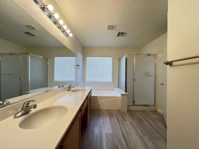 Building Photo - 8480 Garnet Peak Ct
