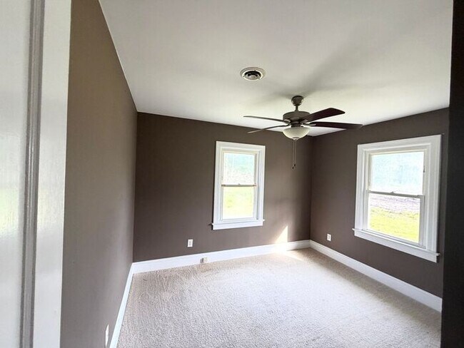 Building Photo - Coming Soon! Masonboro-south Wilmington location charming country home