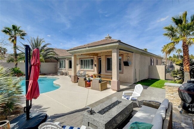 Building Photo - 10553 Linderhof Ave