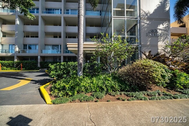 Building Photo - $2500.00 | 1BD/1BA Loft Style Condominium ...