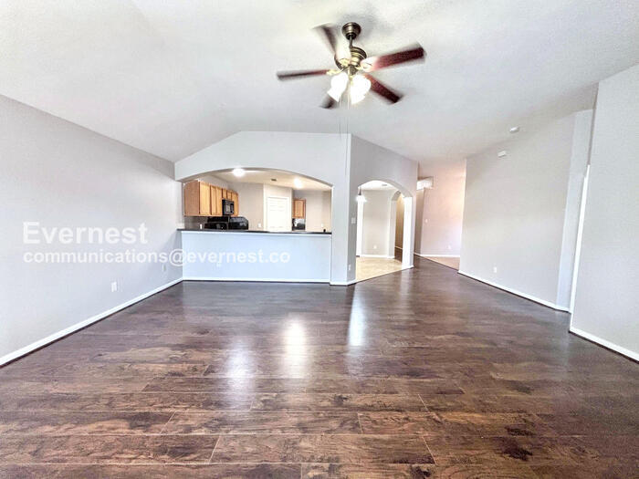 Building Photo - 25407 Barmby Dr