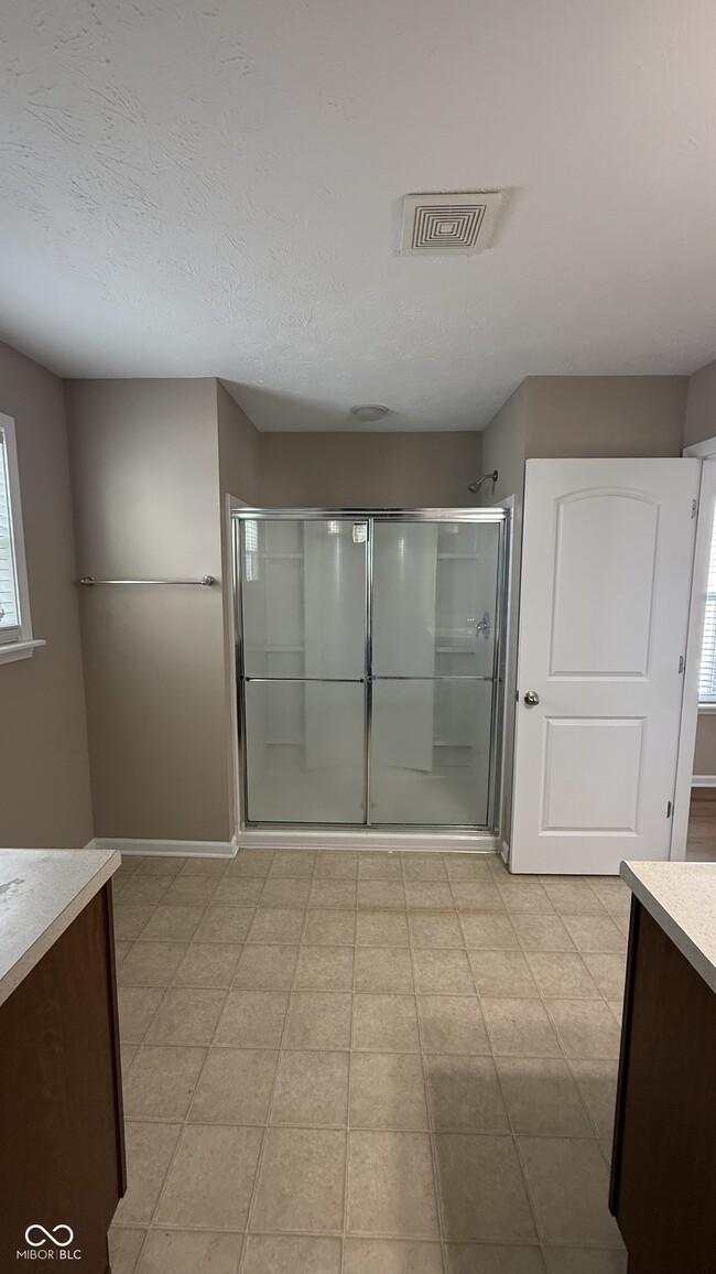 Building Photo - 5784 Pebblebrooke Rd