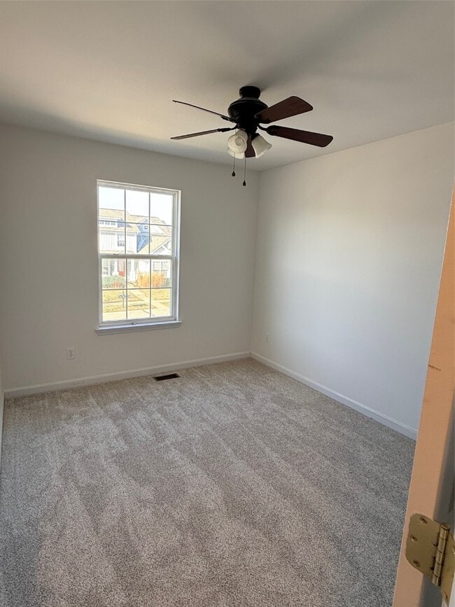 Building Photo - 213 Countryshire Dr