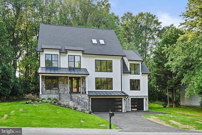 Building Photo - 9615 Locust Hill Dr