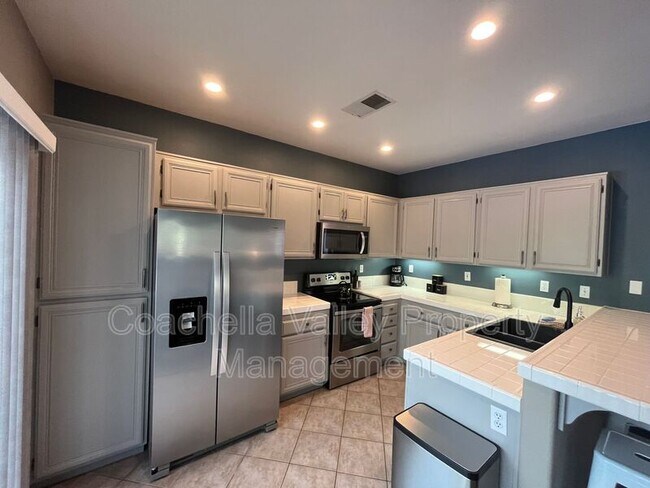 Building Photo - 2162 Shannon Way