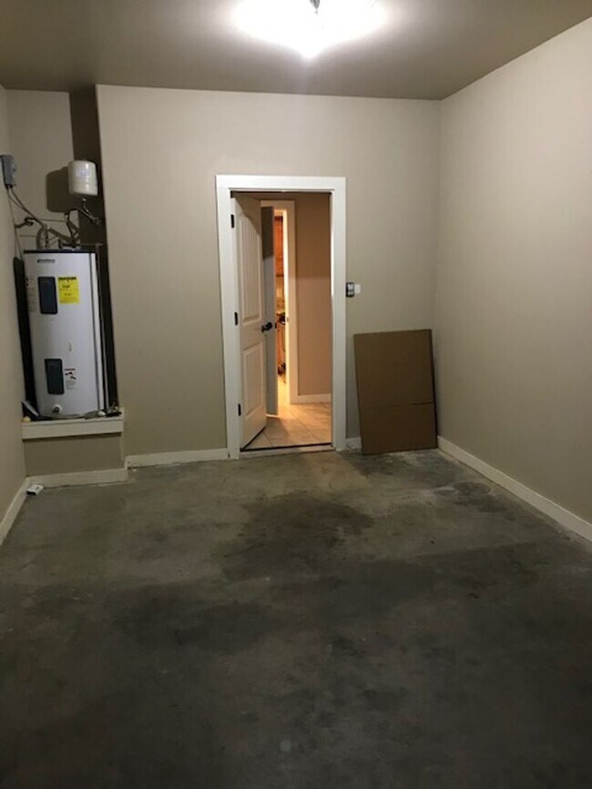 Building Photo - Maumelle Townhome