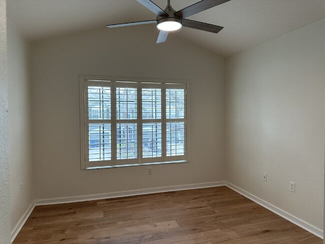 Building Photo - "Spacious 3-Bed Townhouse with 2.5 Baths in Beautiful Bradenton!"