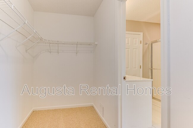 Building Photo - 208 Stonington Dr