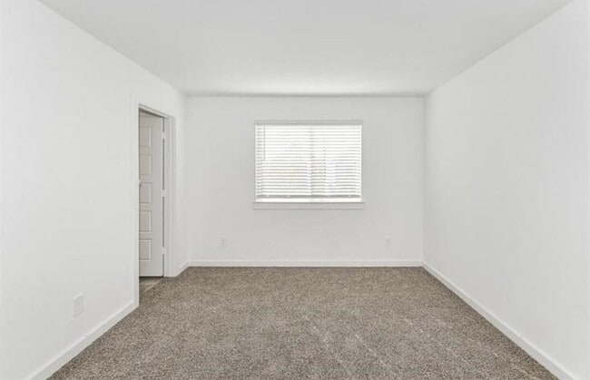 Building Photo - 12312 Maria Heights Ct