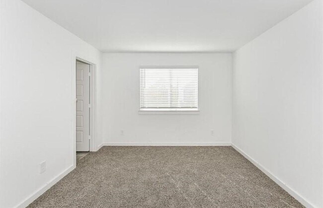 Building Photo - 2924 Crown Gate Dr