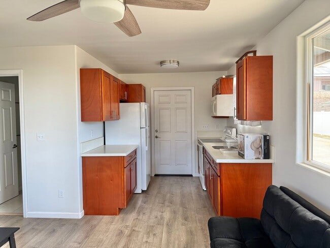 Building Photo - Partially Furnished &Renovated 2 Bedroom /...