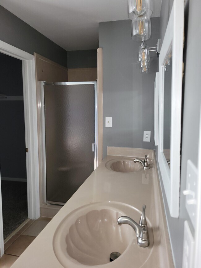 Building Photo - 377 Walker Field Ln