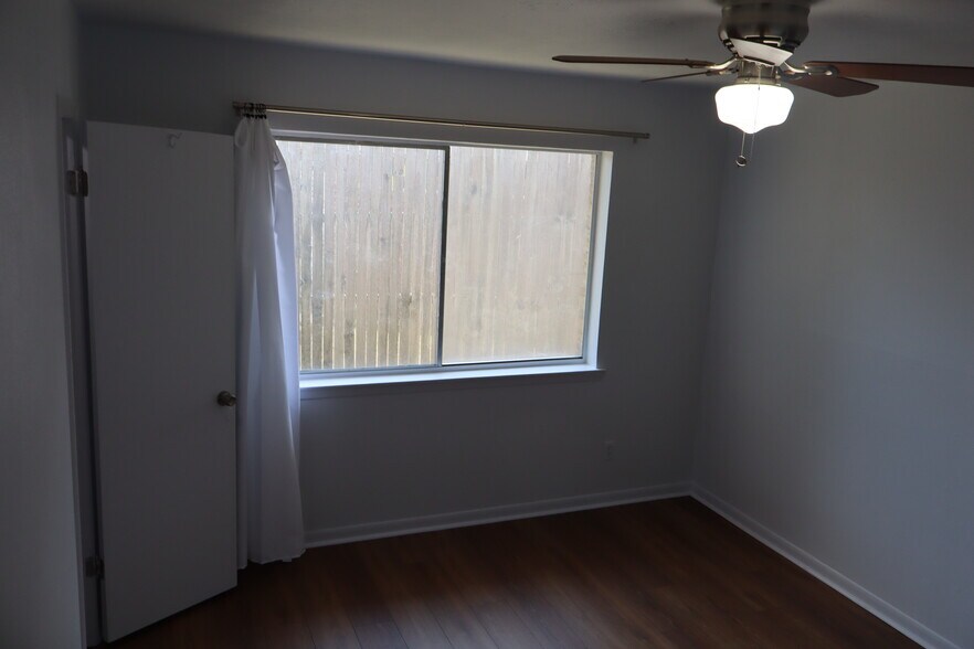 Building Photo - 13561 Red Fern Ln