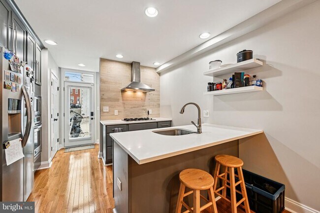 Building Photo - 503 S Bouldin St