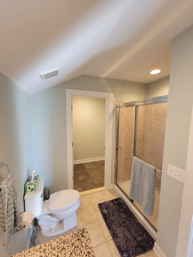 Building Photo - 121B Hagen Dr
