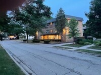 Building Photo - 303 W Park Pl