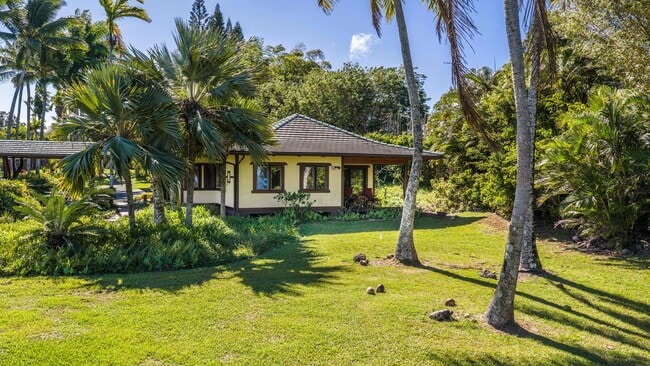 Building Photo - 275 Haumana Rd