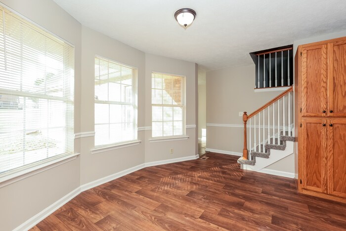 Building Photo - 1136 Lakes Edge Dr