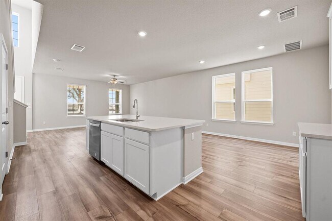 Building Photo - 1009 Lone Peak Wy