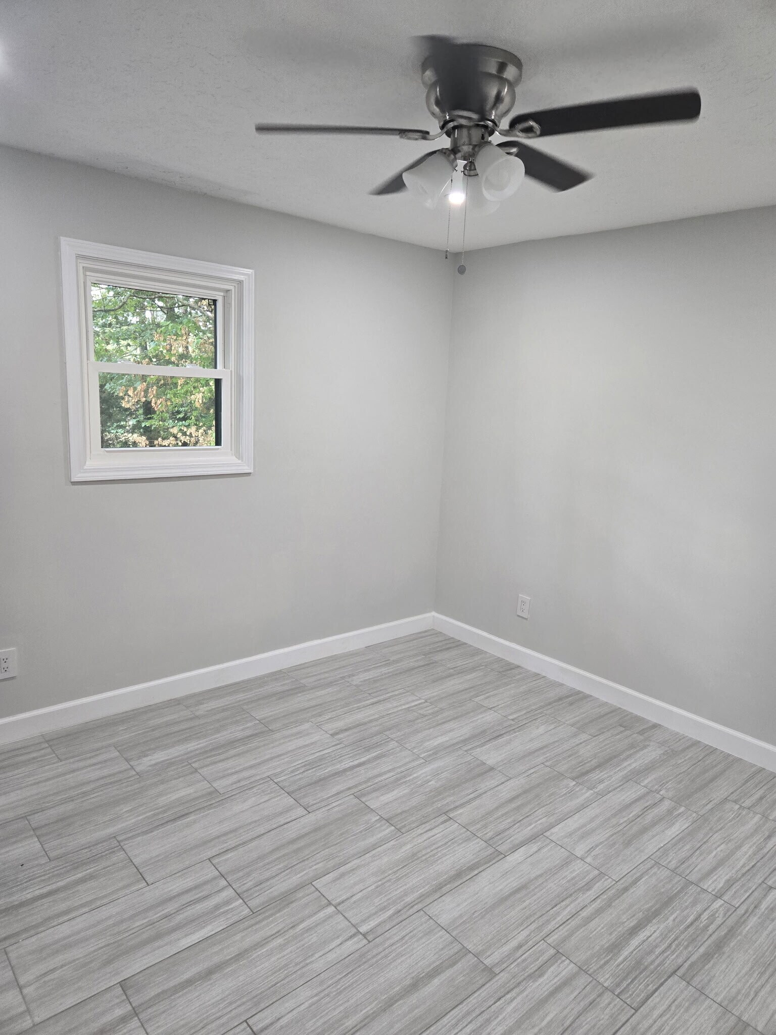 Main room - 1042 Adams Rd