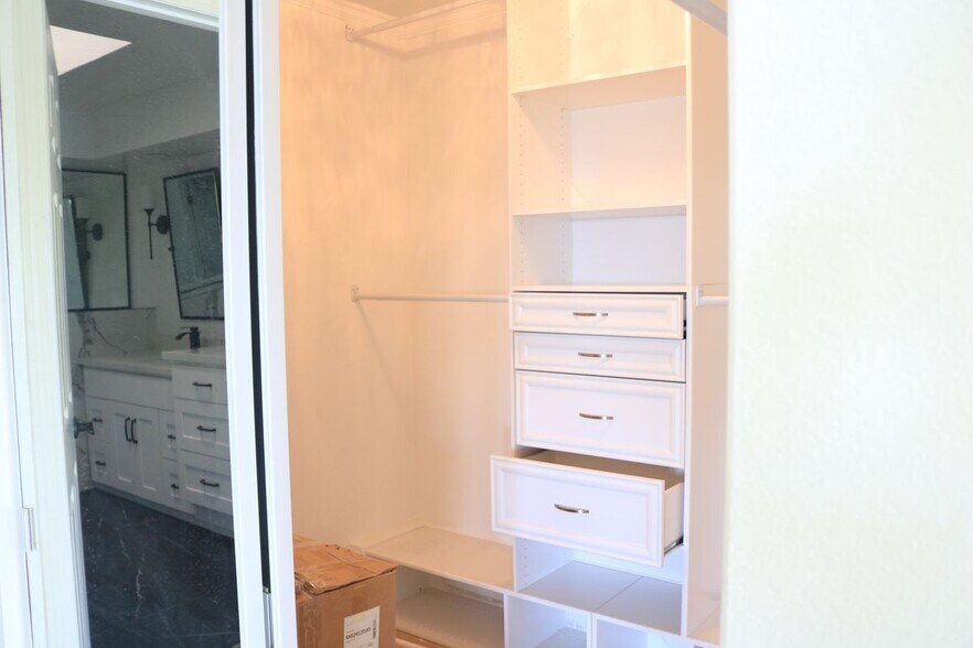 Building Photo - 4310 E Terra Vista Ln