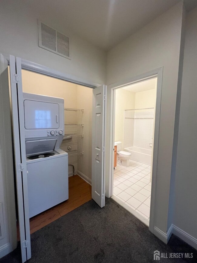 Building Photo - 17 Burdak Rd