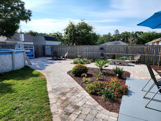 Building Photo - Breathtaking 4/3 Perdido Home, 2,700 sq ft...